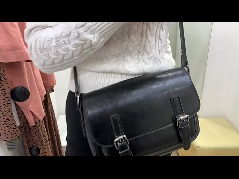 ❤️ Фитинг бөлмөсүндө жаш канчык FeralBerryди дилдо менен коомдук мастурбациялоо ️❌ Силиктөө видео бизде ky.sexflashgame.ru ❌️
